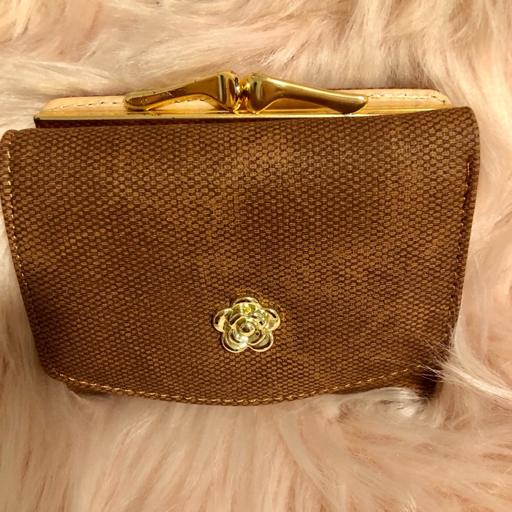 Women’s small brown leather bifold wallet